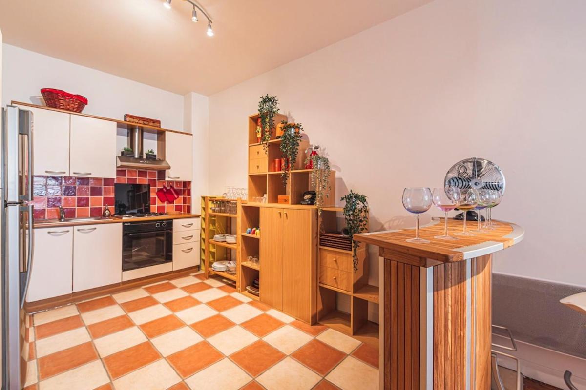 Bar A Bulles - Ancien Comptoir Transforme Villa Reims Exterior foto